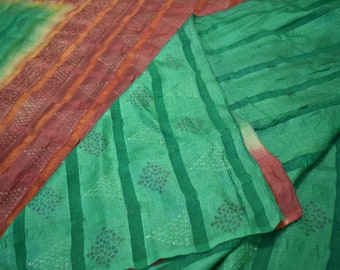 Timeless Elegance: 100% Pure Silk Sari, Vintage Floral Design"