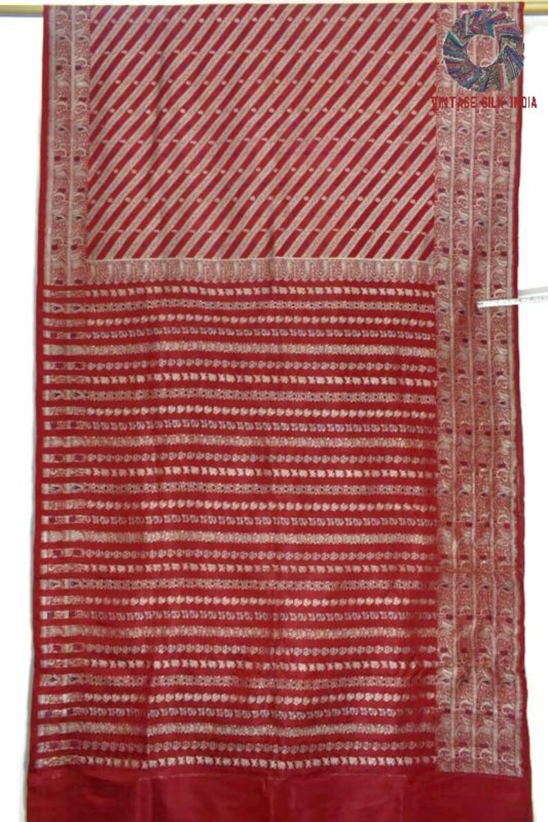 Vintage Satin Saree 100% Pure Silk Banarasi Sari Red Hand Woven Heavy Brocade Weave 5 Yard Indian Craft Fabric. image 4