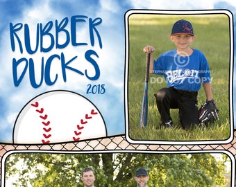 Puede incluir: Un grupo de jóvenes jugadores de béisbol que visten uniformes azules y blancos con la palabra "BELOIT" en ellos. Los jugadores están de pie en una línea en un campo de hierba. Dos adultos están de pie detrás de los jugadores. El nombre del equipo "RUBBER DUCKS" y el año "2018" están escritos sobre un fondo de cielo azul con un gráfico de béisbol.
