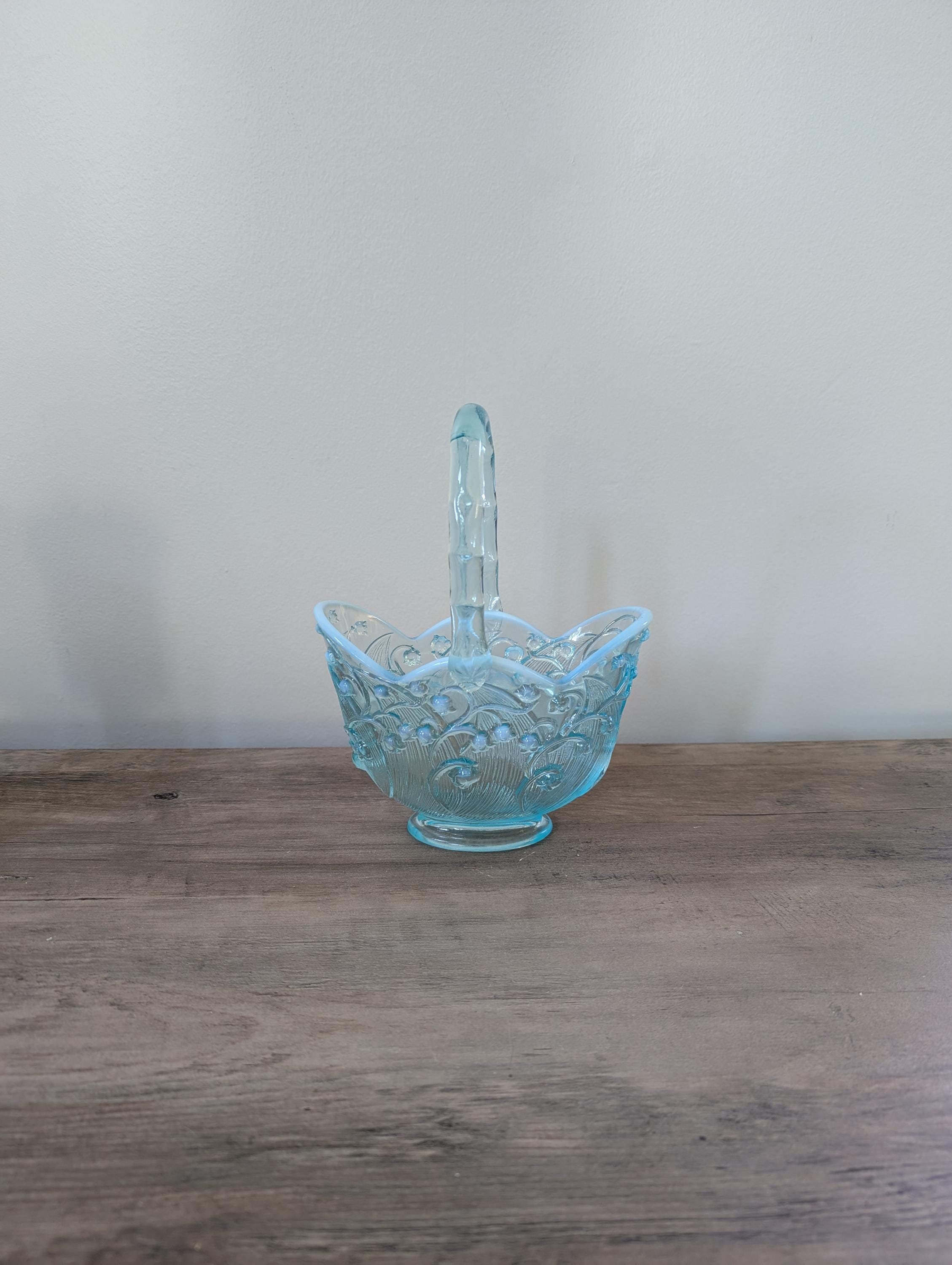 アクアブルー　オパールセント　キャンディディッシュ　花模様の蓋 Fenton Aqua Basket - Etsy