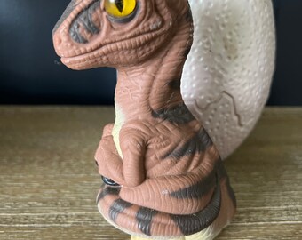 100% Complete Jurassic Park Velociraptor Baby in Egg JP58 Vintage Jurassic  Park Toy, Hatchling by Kenner the Lost World Raptor Dinosaur Gift 