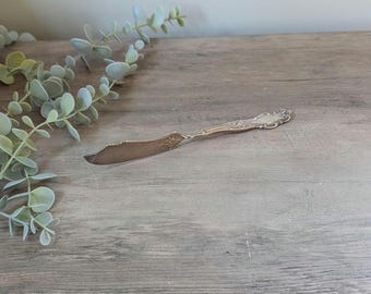 Vintage Silver Plated Butter Knife: Ornate Floral Tudor Pattern, Rogers & Hamilton 1904
