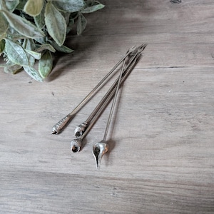 Vintage Pewter Shell Cocktail Forks Set of 4 Appetizer Picks / Seashell Tiny Forks for orderves / Seafood Fork / Ocean Kitchen Accessory