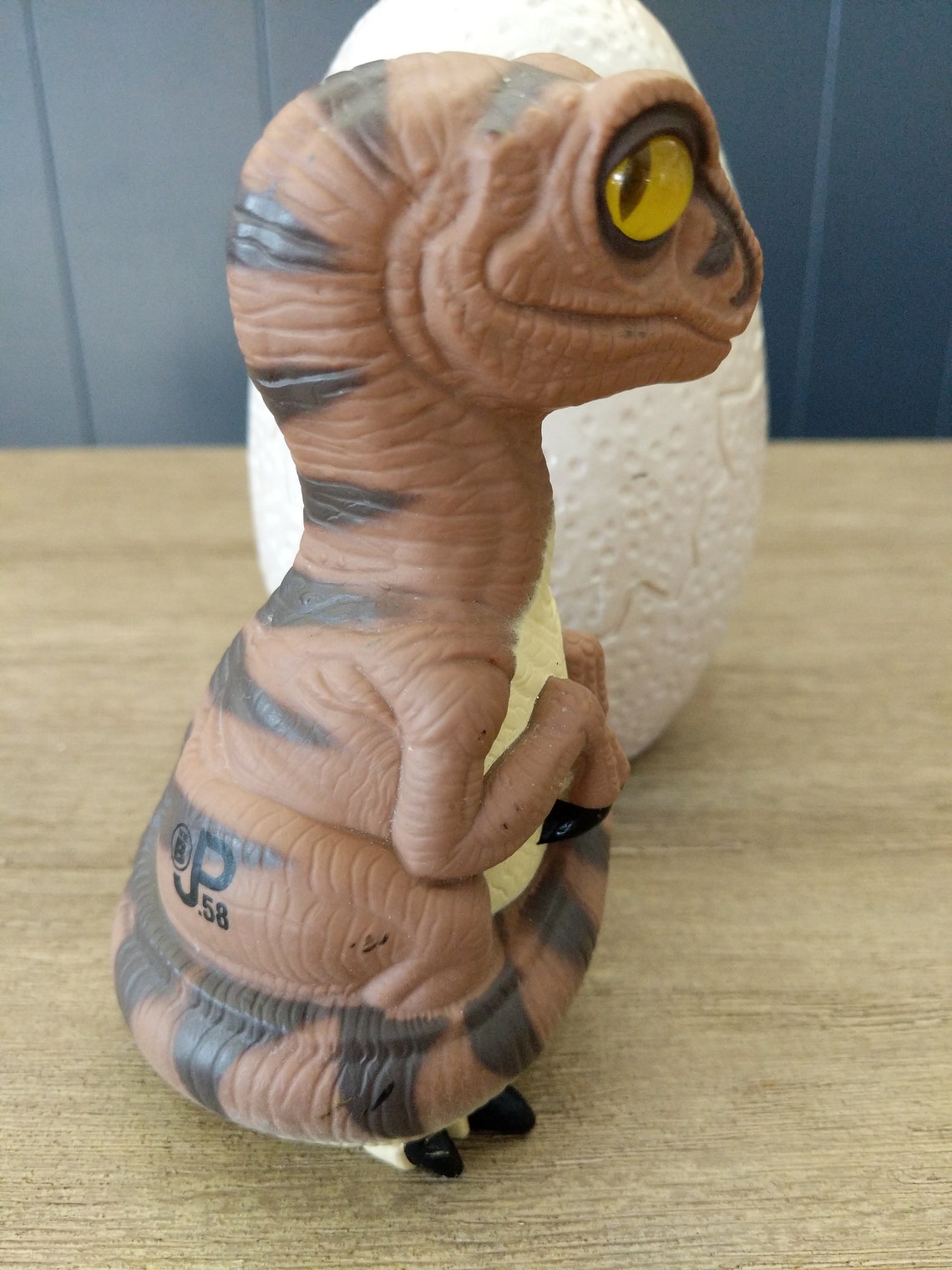velociraptor hatching jurassic park