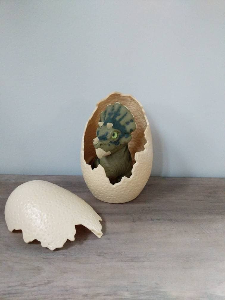 Jurassic Park Toy Egg Green Original Vintage Triceratops Baby JP