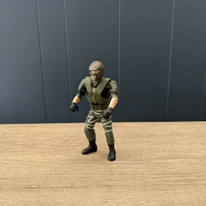 Vintage Jurassic Park Toys, The Lost World Action Figure 1997 Kenner Collectible Movie Figurine, Dino Snare Dirtbike Motorcycle
