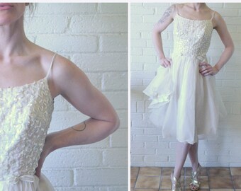 Darling Vintage 1950s Sequin Nylon and Muslin Bodice Party Dress with Bow . Grace Kelly Inspired . Cocktail Party . Vintage Prom