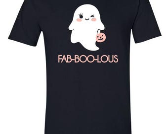 Camiseta de Halloween Fantasma FABULOSA / Linda camiseta de Halloween para mujer / Camiseta gráfica en blanco y rosa / Camiseta de temporada espeluznante / Sección de espíritus