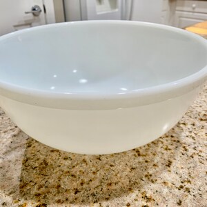 Vintage Pyrex True Opal White 1954 Nesting Mixing Bowl 404 Unmarked bottom