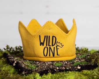 First Birthday Gold Wild One Crown. 1st Birthday Gold Knit Crown for Baby Boy. Wild Rumpus Crown. 1st Birthday Photoshoot. Cake Smash Prop