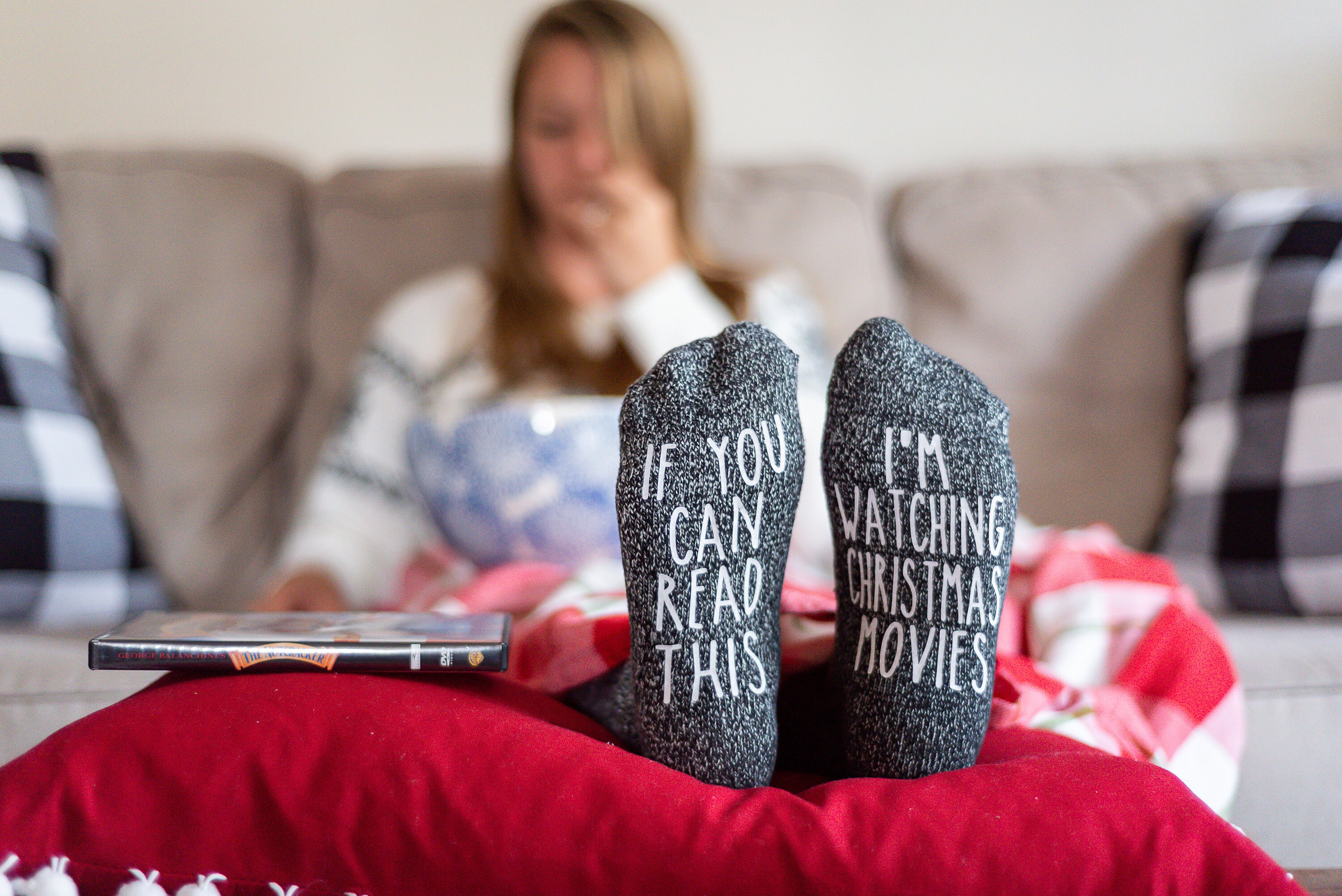 If You Can Read This I'm Watching Christmas Movies Socks. - Etsy
