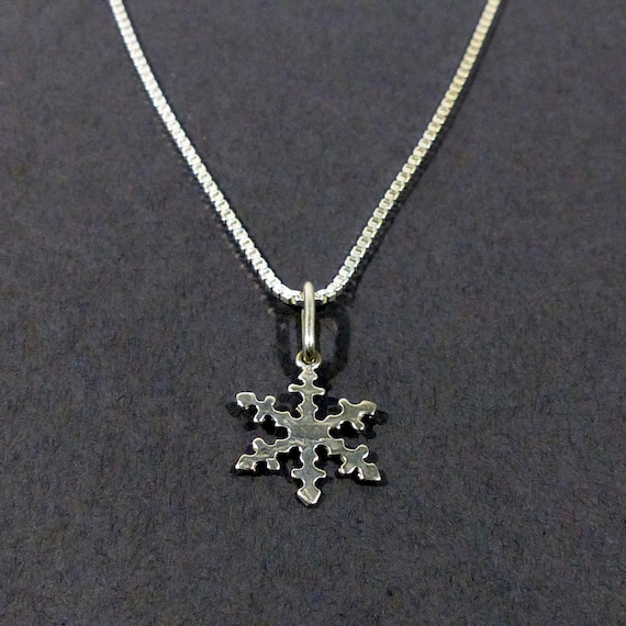 FB Jewels Solid 925 Sterling Silver Snowflake Pendant