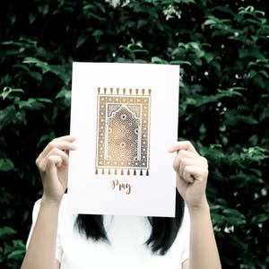 Pray : Gold Foil Islamic Wall Art image 2