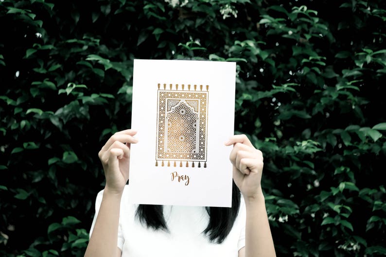 Pray : Gold Foil Islamic Wall Art image 2