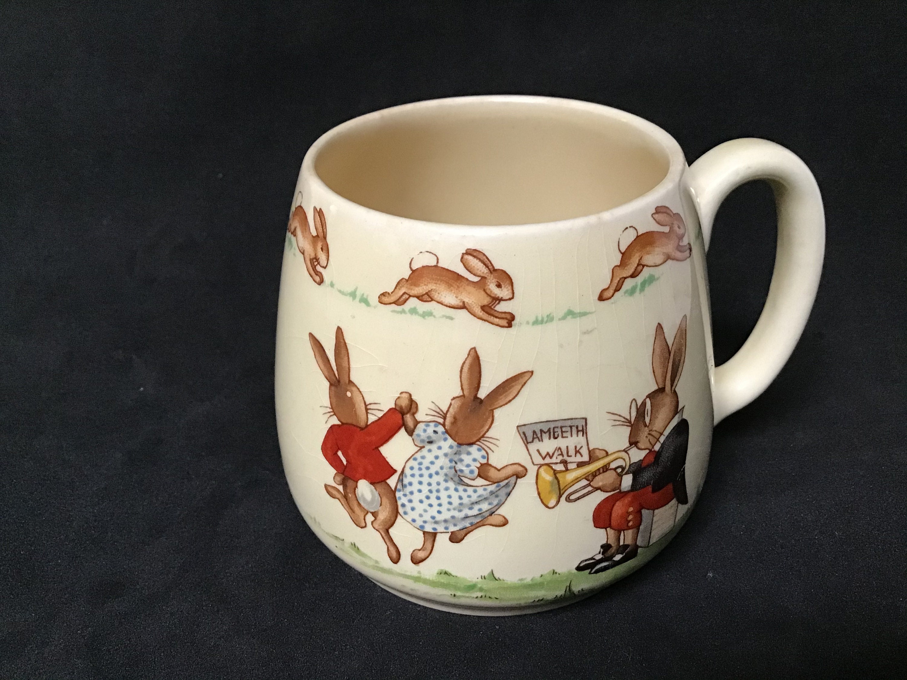 Bunnykins Royal Doulton Cup Rare Double Stamp Dancing Rabbits