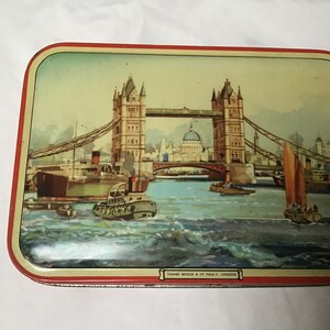 Vintage Rileys Toffee Tin Box London Bridge St Pauls Cathedral British collector souvenir rare bonbonnière