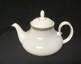 Vintage Royal Doulton Teapot H5097 Canterbury Pattern