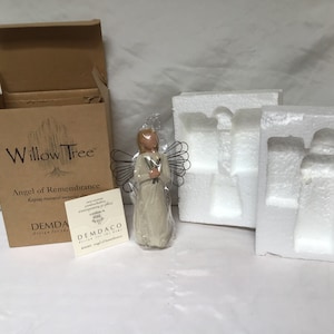 Willow Tree Figurine Angel,of Remembrance in Original Box