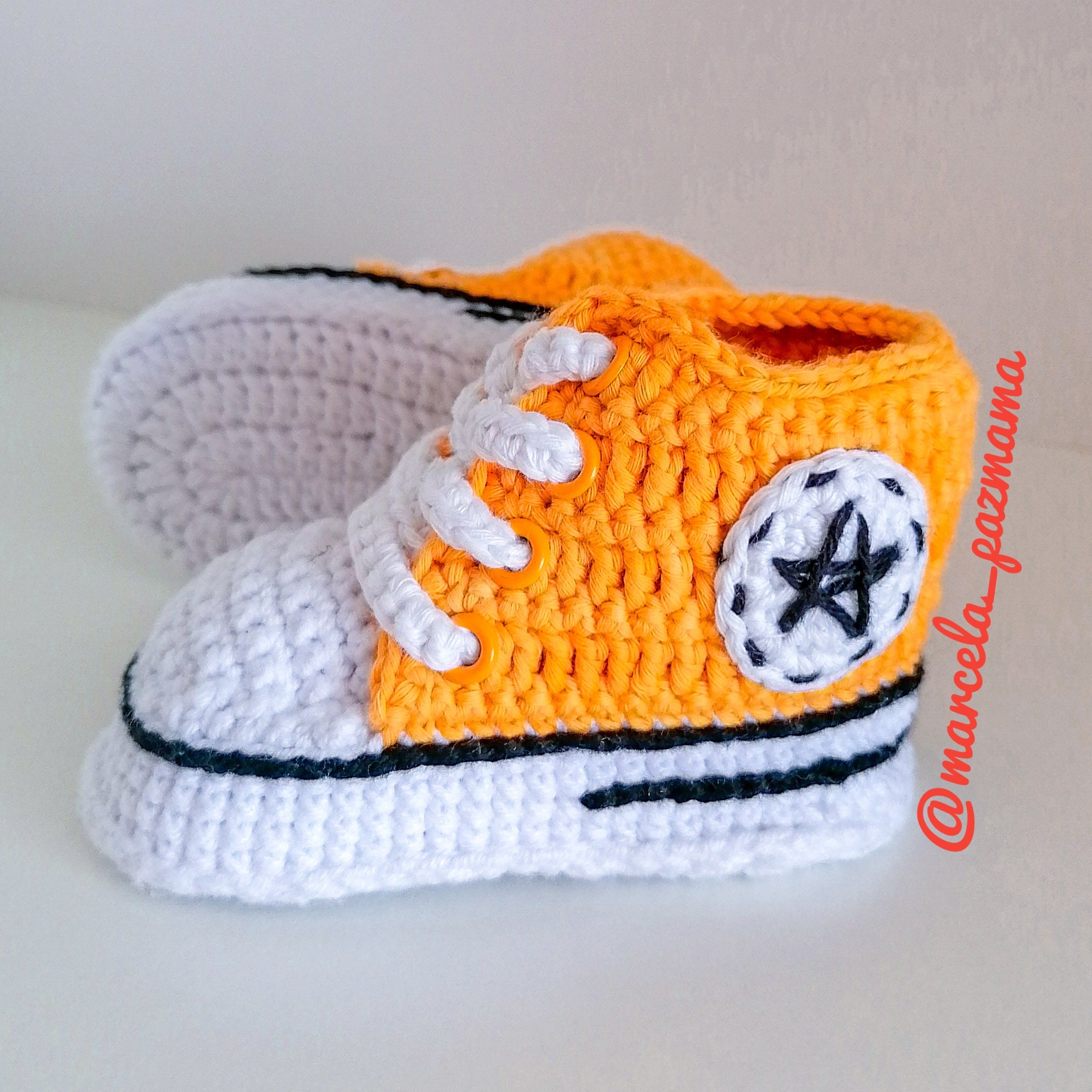 Converse crochet -