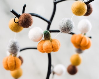 Thanksgiving garland, Thanksgiving felt, felt ball garland, felt pumpkins, Thanksgiving decor, Thanksgiving table decor, felt ball decor