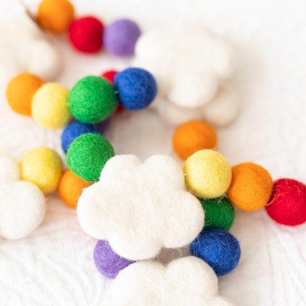 Felt ball garland, felt ball garland rainbow, rainbow garland, felt cloud, felt ball decor, cloud rainbow nursery, felt rainbow, cloud decor