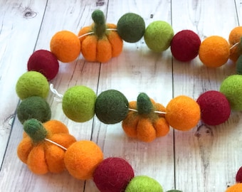 Thanksgiving garland, Thanksgiving decor, felt ball garland, felt pumpkins, Thanksgiving table decor, pumpkin garland, harvest decor