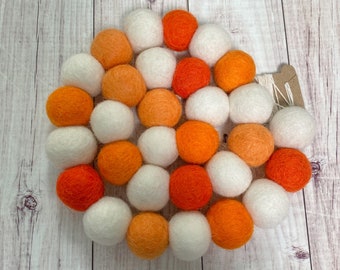 Halloween garland, felt ball garland, Halloween decor, pumpkin decor, Halloween banner, pumpkin garland, fall garland, orange garland, fall