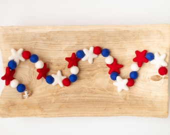 Guirlande du 4 juillet, guirlande boules en feutre, décor du 4 juillet, guirlande à pompons, guirlande patriotique, guirlande du 4 juillet, décor USA, guirlande en feutre