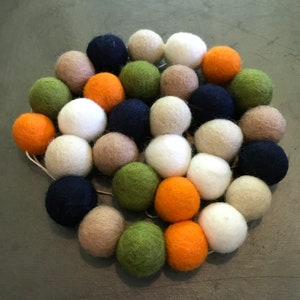 Felt ball garland fall, felt ball garland, felt ball decor, fall garland, Thanksgiving garland, fall decor, pumpkin decor, pumpkin garland