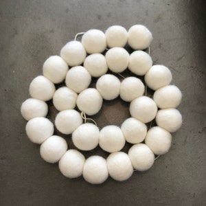 White garland, felt ball garland, pom pom nursery decor, winter wonderland party décor, bunting banner, felt banner, photo prop, wall décor