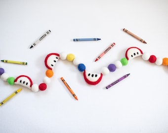 Apple garland, apple garland felt, felt ball garland, teacher garland, teacher gift, felt fruits, classroom decor, homeschool decor, felt