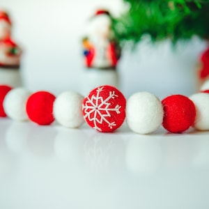 Winter garland, felt ball garland, Nordic decor, winter decor, Christmas garland, winter wonderland, snowflake garland, Christmas decor