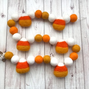 Halloween garland, felt ball garland, Halloween decor, candy garland, felt ball garland Halloween, Halloween felt garland, pom pom garland