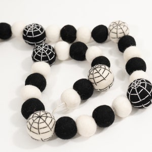 Halloween garland, Halloween decor, spiderweb, Halloween party, spooky decor, black and white, monochrome Halloween, trick or treat, spiders