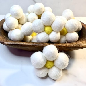 Wool flowers, felt flowers, spring flowers, daisy flowers, felt daisy, felt daisy flowers, flower garland, felt ball flowers, felt shapes