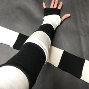 Long Striped Gloves White Hand Warmers Black Armwarmers Patchwork Arm Sleeves Sun Protection UV Protection Scar Covers Winter TRIXY XCHANGE White