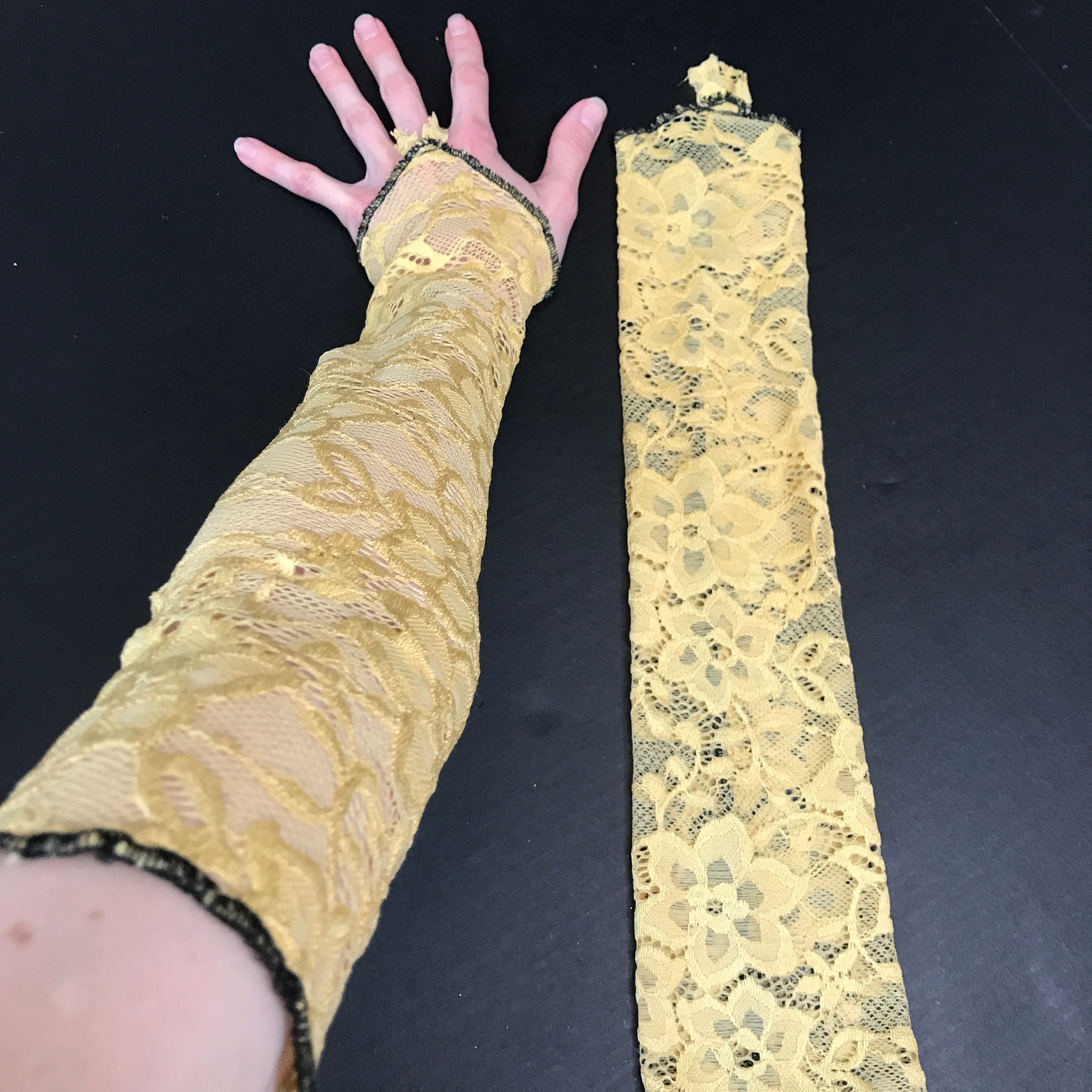 00s archive civarize lace arm warmers v系 00s archive civarize lace arm warmers v系
