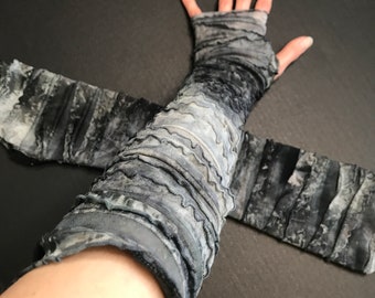 Damen Mumienkostüm, graue Rüschen-Armstulpen, transparente Handschuhe, Damen-Halloween-Outfit, Cyber-Gothic-Armärmel, Batik-Armbezüge – TRIXY XCHANGE