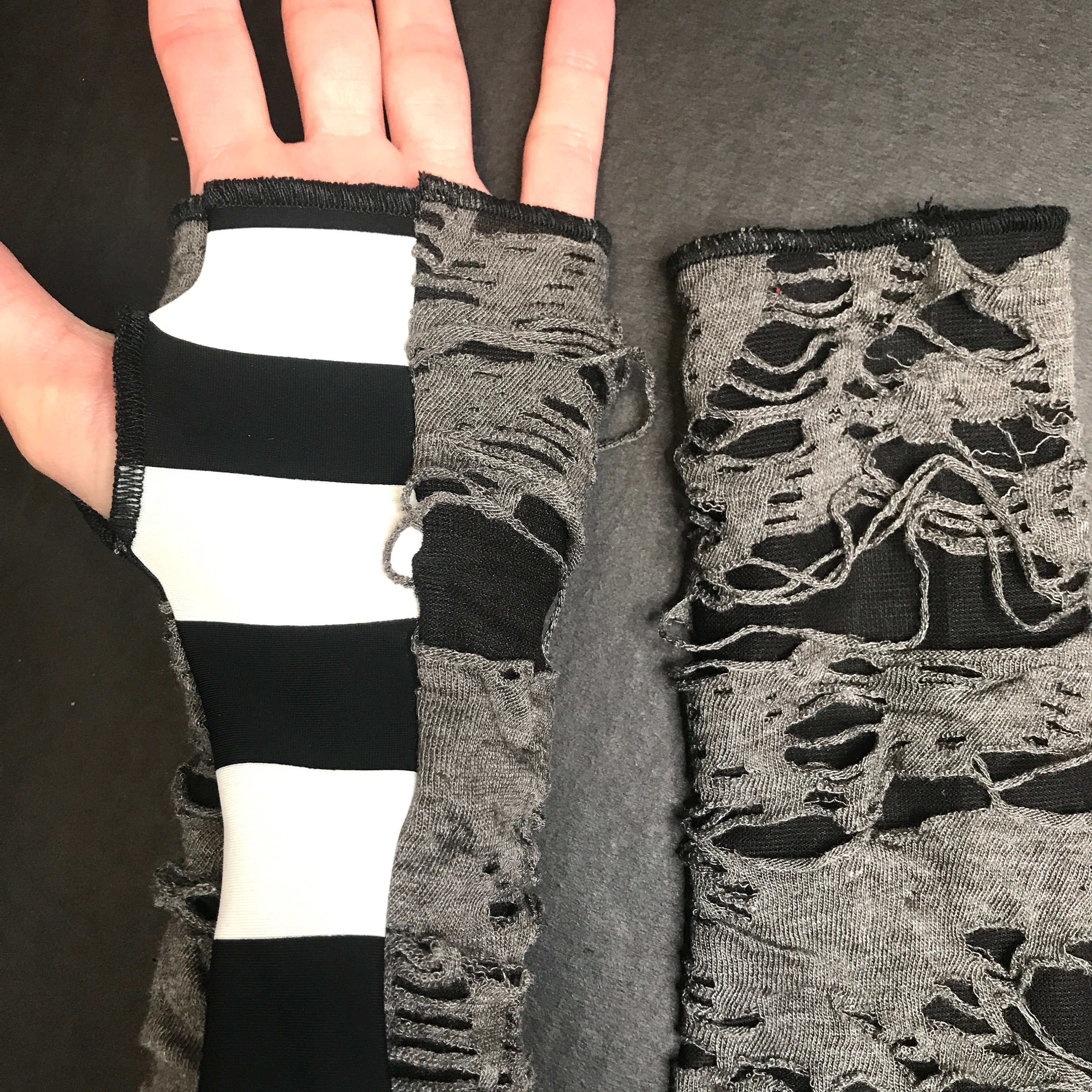 TRIXY XCHANGE - Mens Upcycled Gloves Striped Hand Warmers Gray