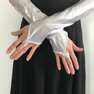 Silver Costume Gloves Spandex Arm Warmers Shiny Arm Sleeves Gloves with Diamond Ends Gloves with Finger Loops Cosplay Costume TRIXY XCHANGE