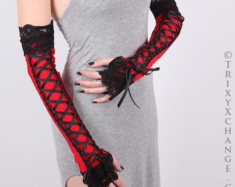 Gants de costume rouges Gants corset rouges Couvre-bras à lacets noirs Gants longs en dentelle Manchettes noires Manchettes gothiques Steampunk TRIXY XCHANGE