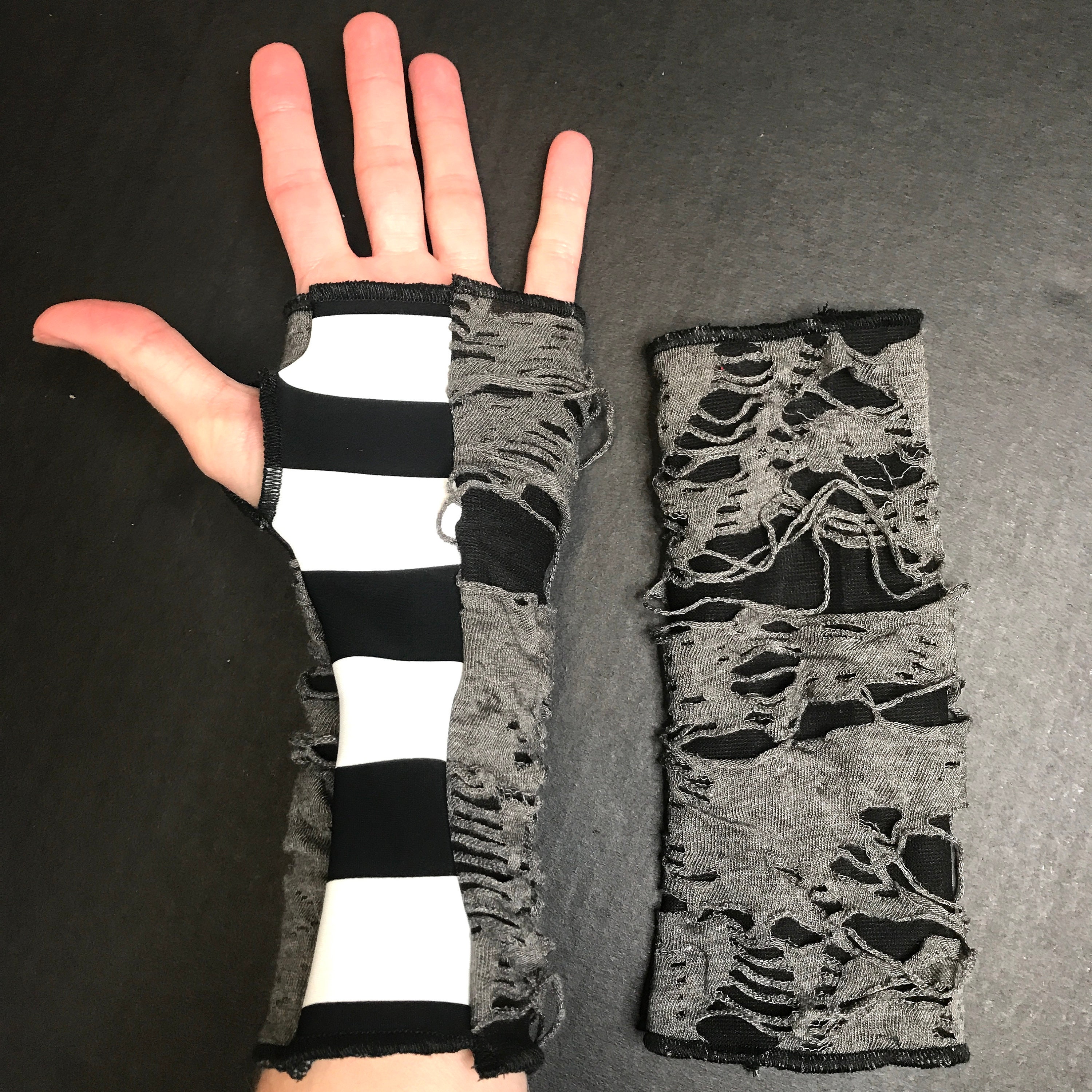 TRIXY XCHANGE - Mens Upcycled Gloves Striped Hand Warmers Gray