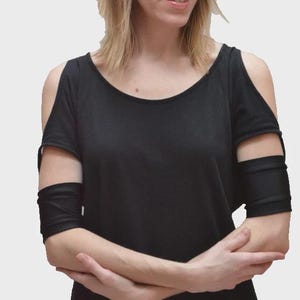 Manchettes noires Brassards noirs Vêtements cybergothiques pour hommes Brassards rouges Couvre-bras bleus Costume de super-héros - TRIXY XCHANGE