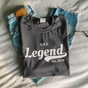 Camiseta para papá primerizo Camiseta personalizada para papá Camiseta leyenda de papá Regalo para papá primerizo Camiseta para futuro padre Regalo para anunciar el embarazo Regalo para el primer Día del Padre