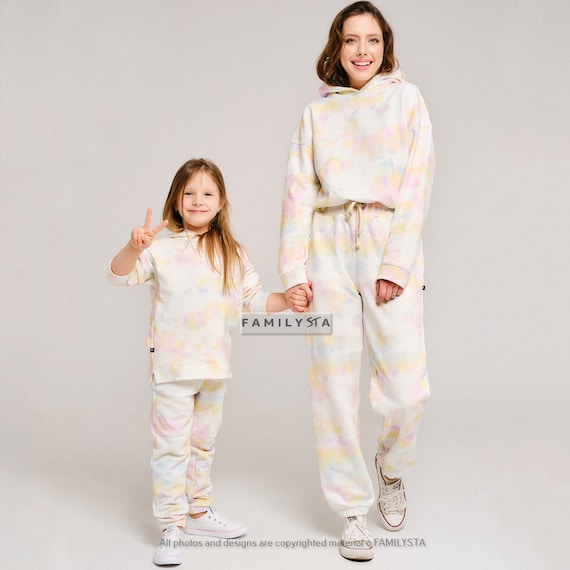 Mommy and Me Sweatshirts, Matching Mommy and Me Hoodies, Matching Outfit,  Tie Dye Hooded Sweatshits, Mom Daughter Lounge Set 