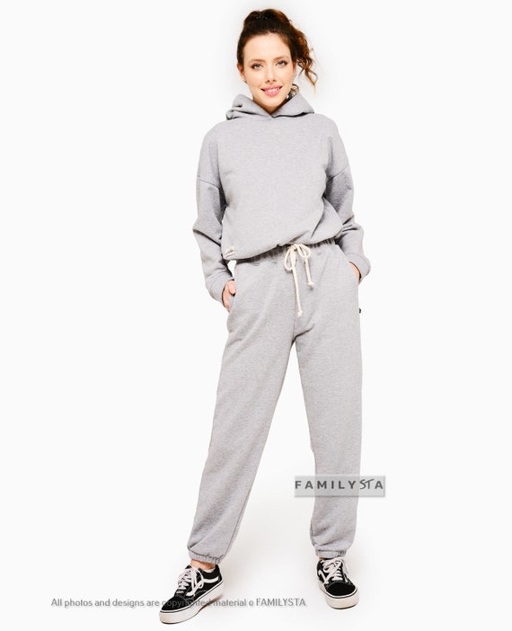 Grey joggers outfit hot sale women
