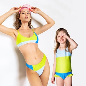 Bikinis mama y niña sale