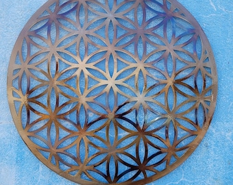 Wandbild „Blume des Lebens“ aus wärmegefärbtem Metall: Dekoration mit Motiven der heiligen Geometrie