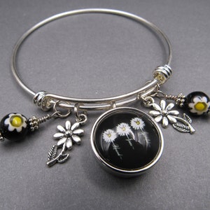 Daisy Bangle Bracelet, Free Shipping,Photo Snap of Daisy&#39;s ,Silver Plated Daisy,Daisy Beads. Great Gift.