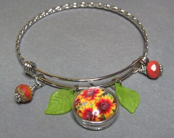 Flower Photo Snap Bangle Bracelet: Green Leaf & Orange Rondelle Beads